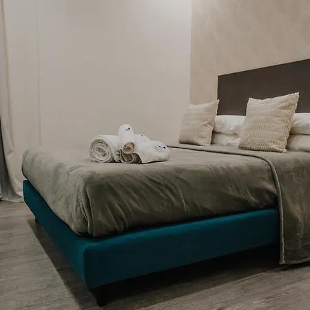 Marcone Luxury Rooms - Il Giardino Di Pietra Trani Exterior photo