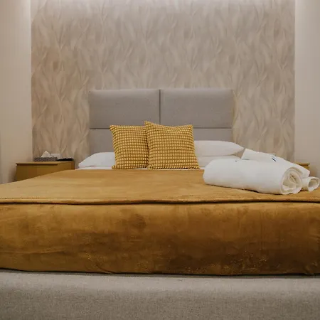 Marcone Luxury Rooms - Il Giardino Di Pietra Trani Exterior photo