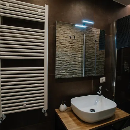Marcone Luxury Rooms - Il Giardino Di Pietra Trani Exterior photo