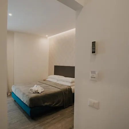 Marcone Luxury Rooms - Il Giardino Di Pietra Trani Exterior photo